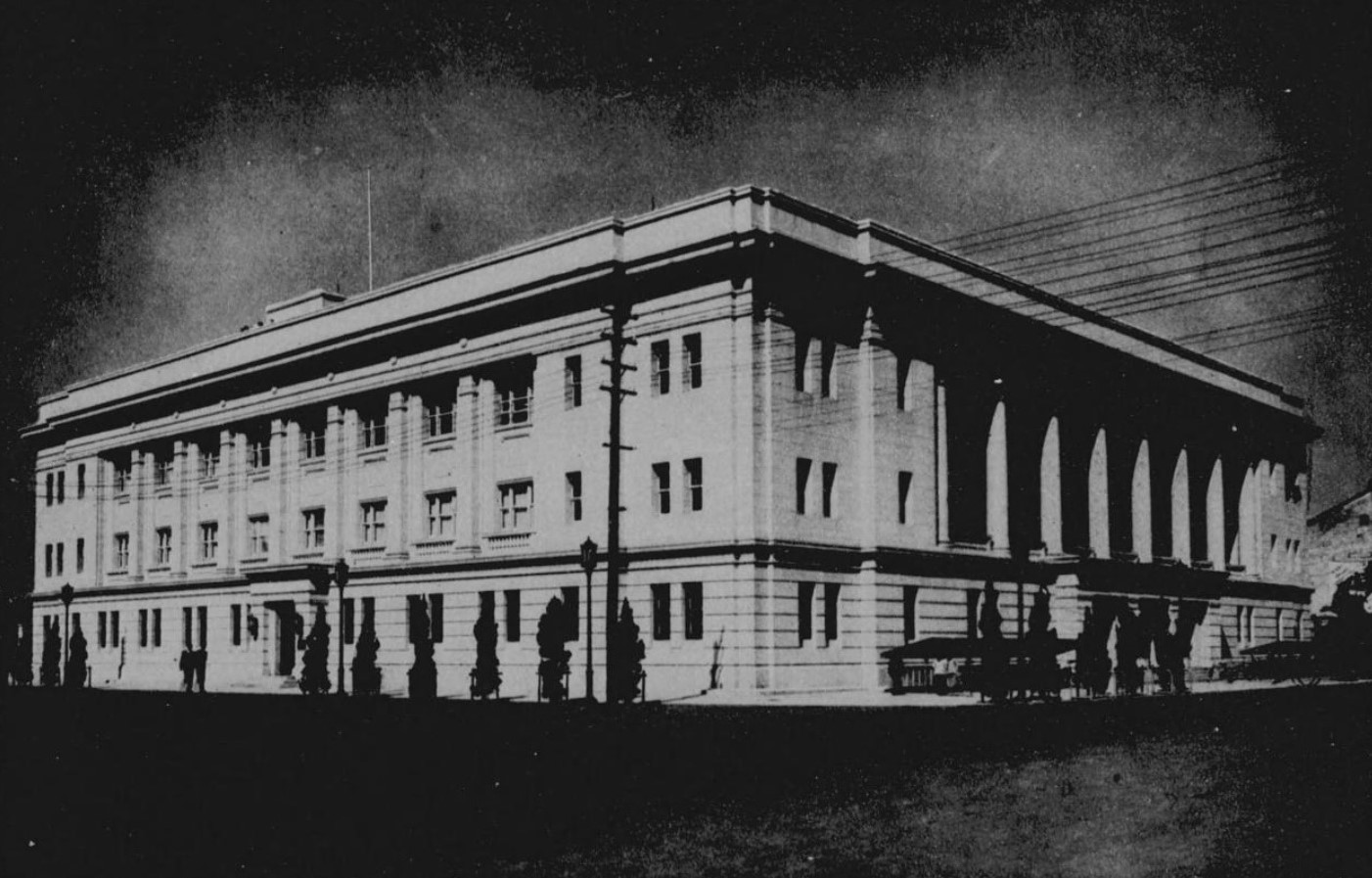 台湾銀行本店全景（『台湾銀行四十周年誌』台湾銀行 編集・発行、1939　国立国会図書館デジタルコレクション ）の画像。